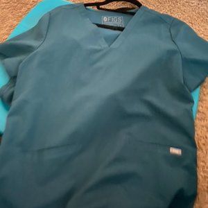 M FIGS Casma Top Caribbean Blue (1st release!)